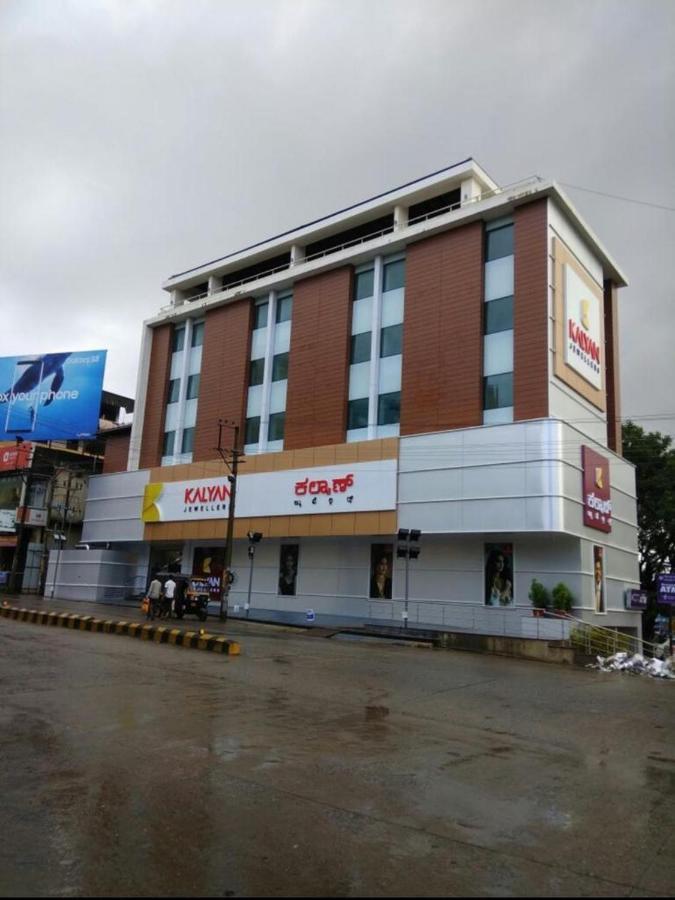 أودوبي Venkys Stay Inn المظهر الخارجي الصورة